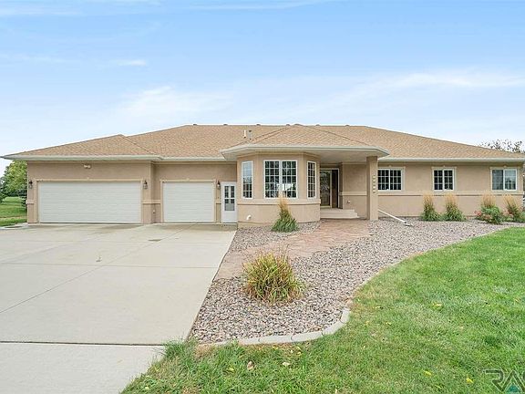 2nd image of 48047 Snowbird Cir