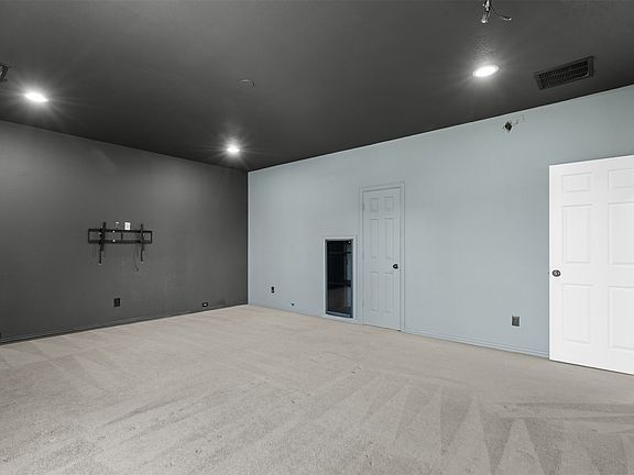 3rd image of 3380 Pecan Cir