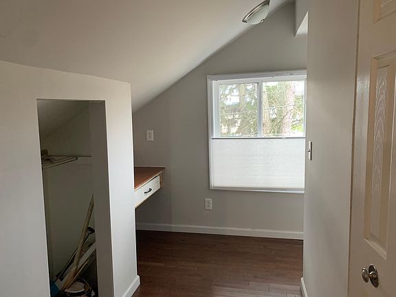 5th image of 951 Thierry Ave