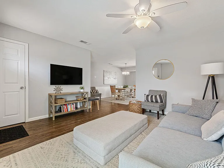 8508 Bradford Dr — Photo 3