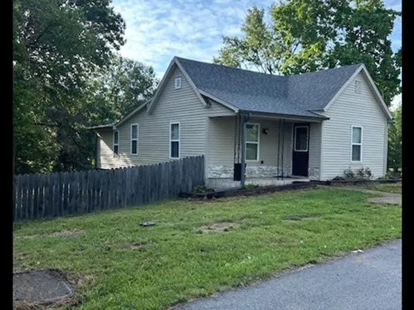 220 S Linn St, Bevier, MO 63532