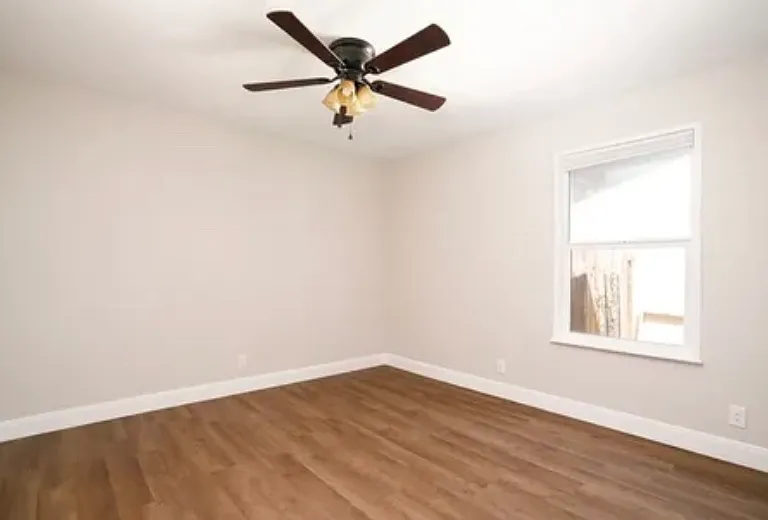 7347 Montgomery Dr — Photo 9