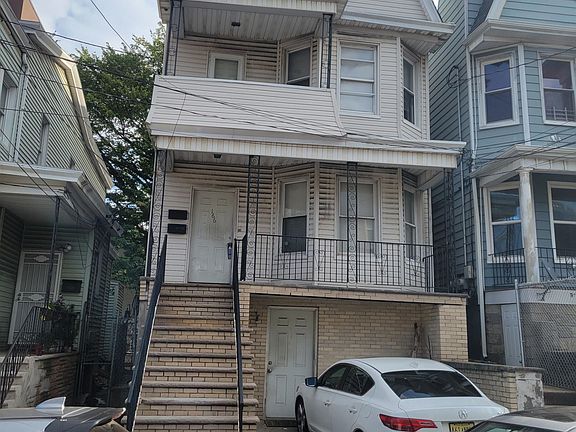 5th image of 166 Grant Ave