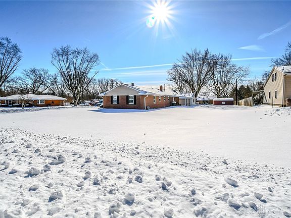 4th image of 4137 White Oak Dr