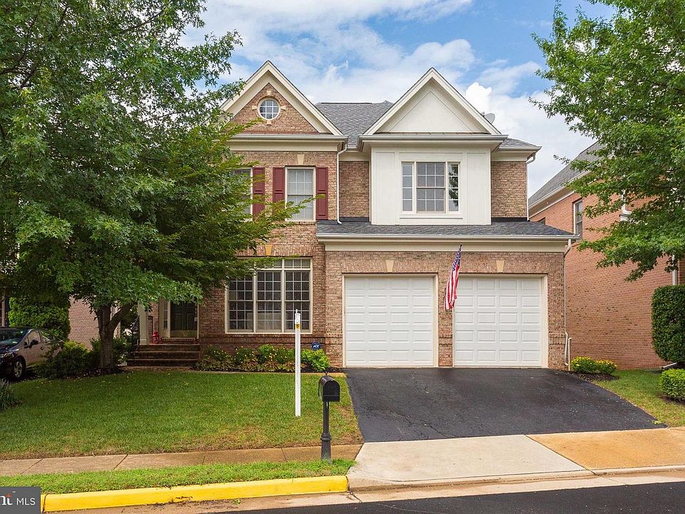 1st image of 10096 Farrcroft Dr