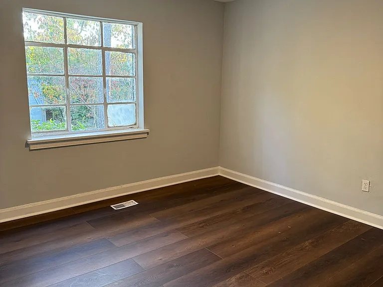 1404 Briarcliff Dr — Photo 9