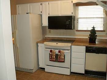 3rd image of 409 Biltmore Ct