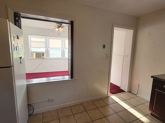 3rd image of 6542 N Hoyne Ave #2N