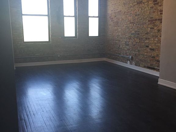 3rd image of 1308 N Milwaukee Ave