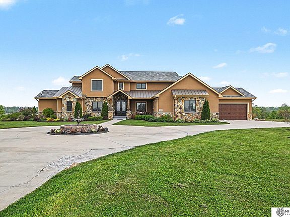 2nd image of 1520 Provencal Cir