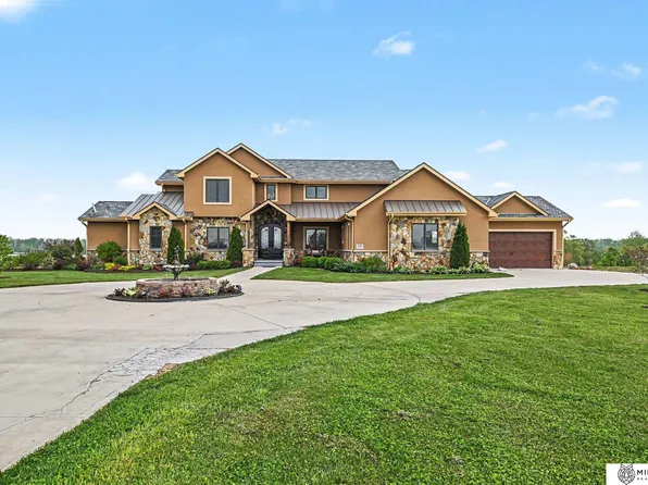 1520 Provencal Cir, Yutan, NE 68073