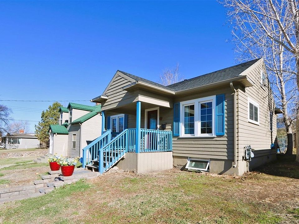 10 11th Ave NW, Minot, ND 58703 MLS 230596 Zillow