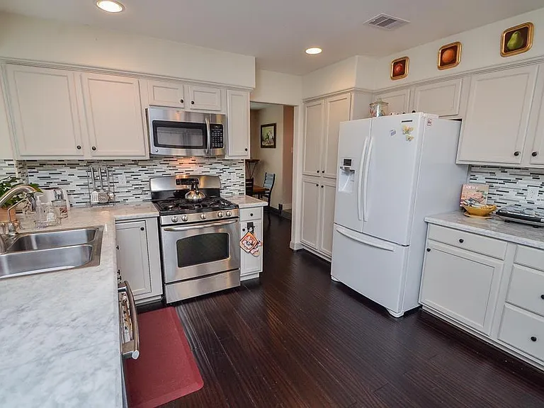 Fully renovated kitchen