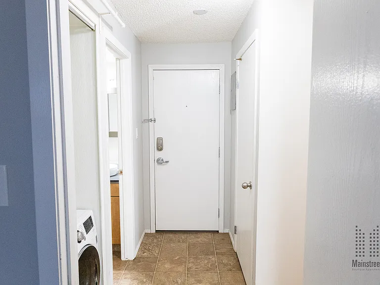 2210 17b St SW — Photo 13