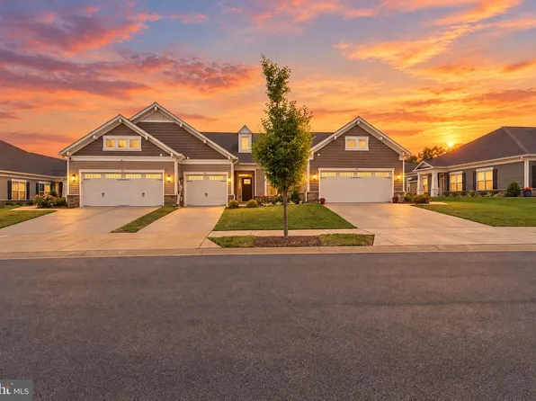 48 Camden Cir, La Plata, MD 20646