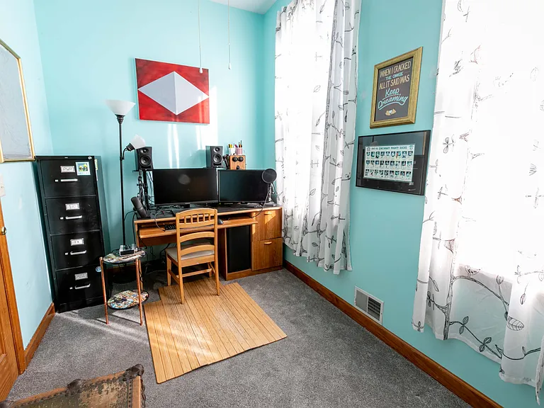 1241 Bates Ave — Photo 15