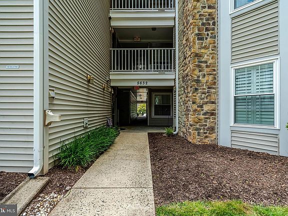 3rd image of 5632 Willoughby Newton Dr Unit 13