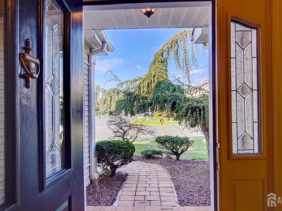 2nd image of 36 Chichester Rd