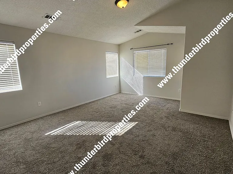 2202 Margarita Dr SE — Photo 7