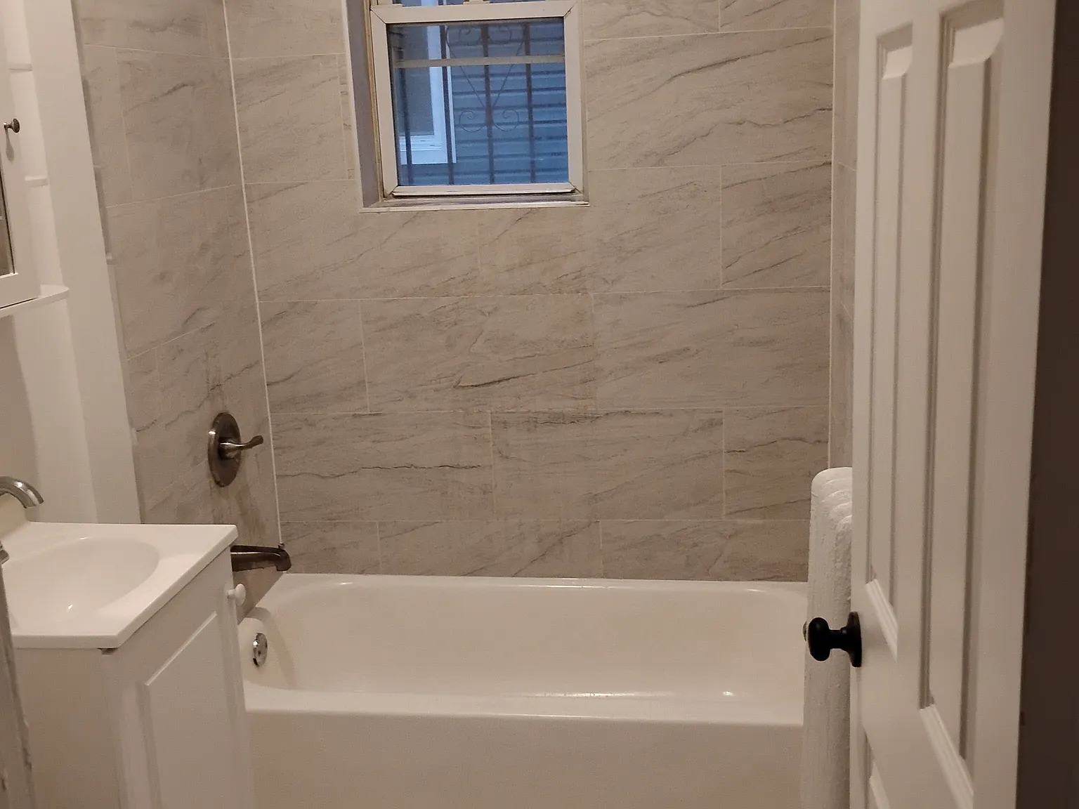 1 bed, 650 sqft, $1,350 — Photo 3