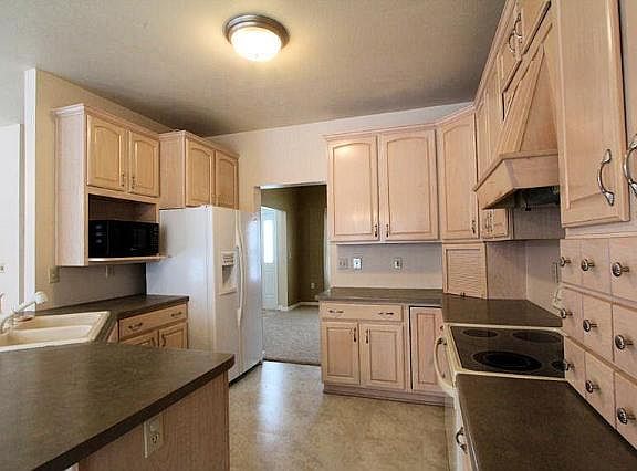 3rd image of W143N6688 Aspen Dr