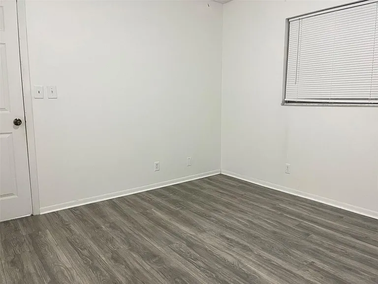 4135 NW 88th Ave #201 — Photo 7