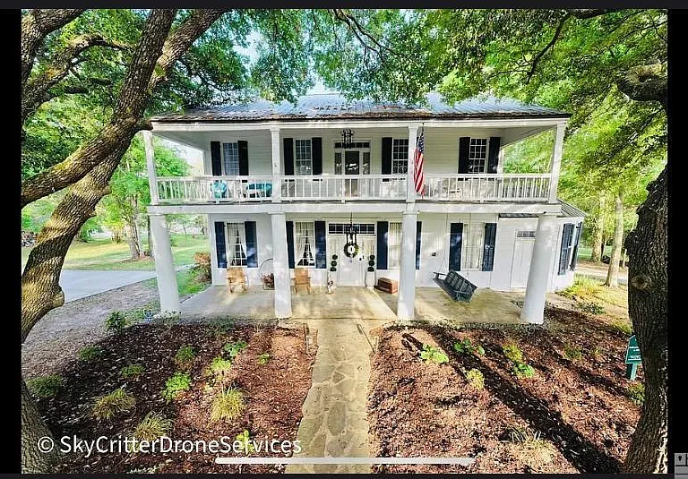 3222 College St — Photo 1