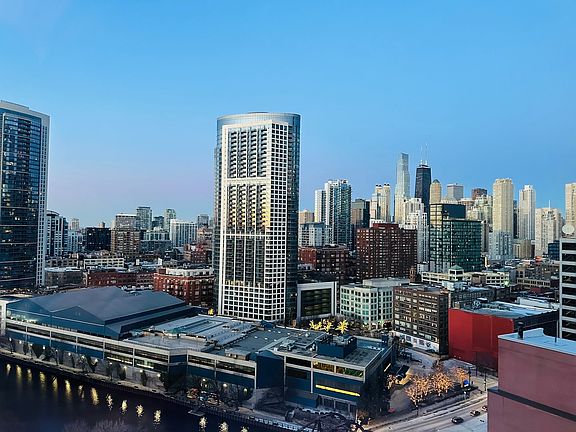 5th image of 344 N Canal St #2111