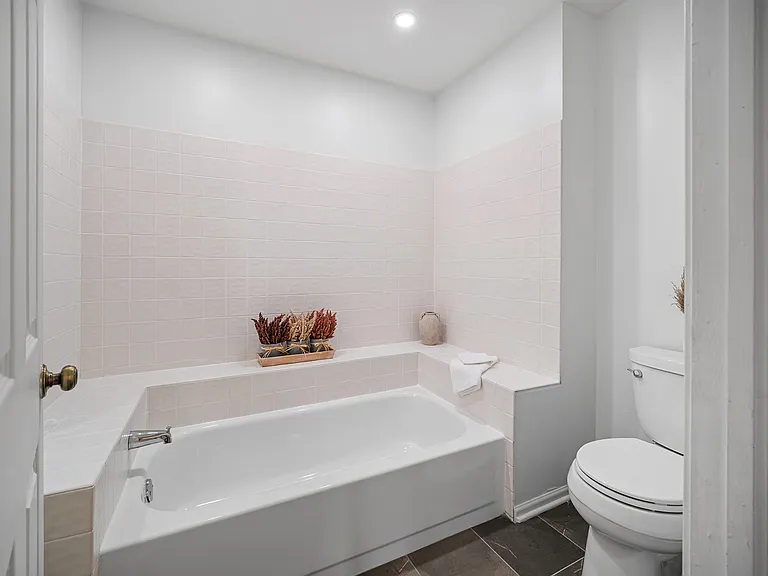720 Caliente Ct #720 — Photo 3