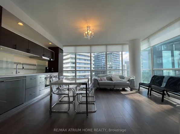 45 Charles St E #3910, Toronto, ON M4Y 0B8