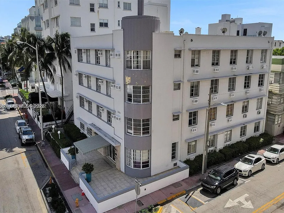 3030 Collins Ave #4B