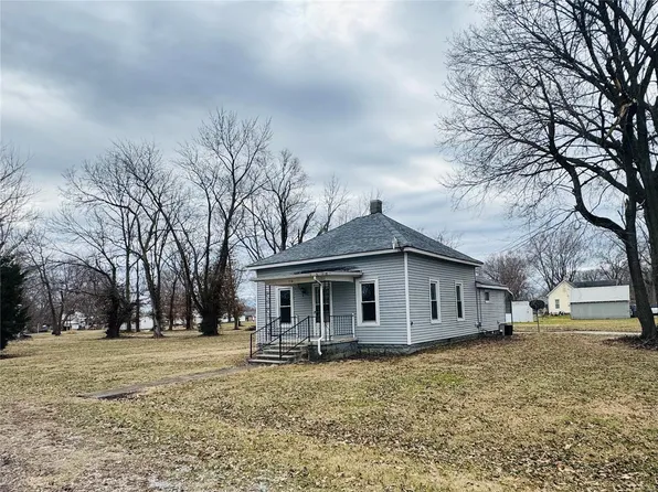 510 Barry St, Coffeen, IL 62017