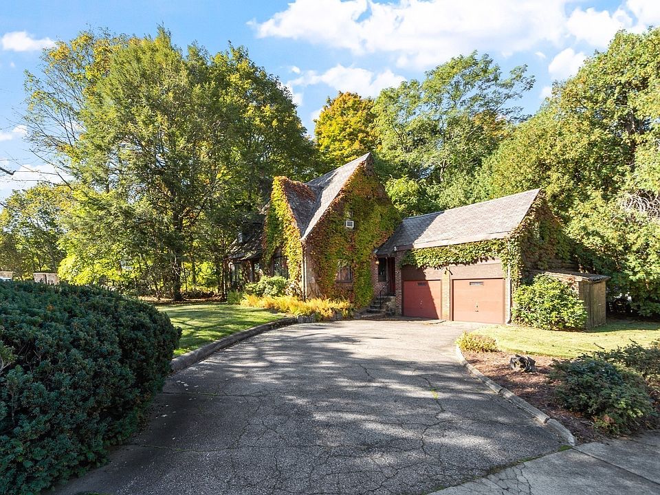 1st image of 33 Kenmore Rd