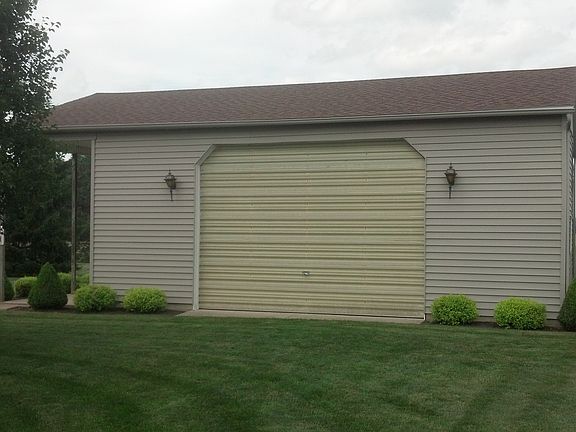 3rd image of 8718 Cambridge Dr