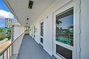 2 bed, 2.0 bath, 1000 sqft, $4,100 — Photo 2