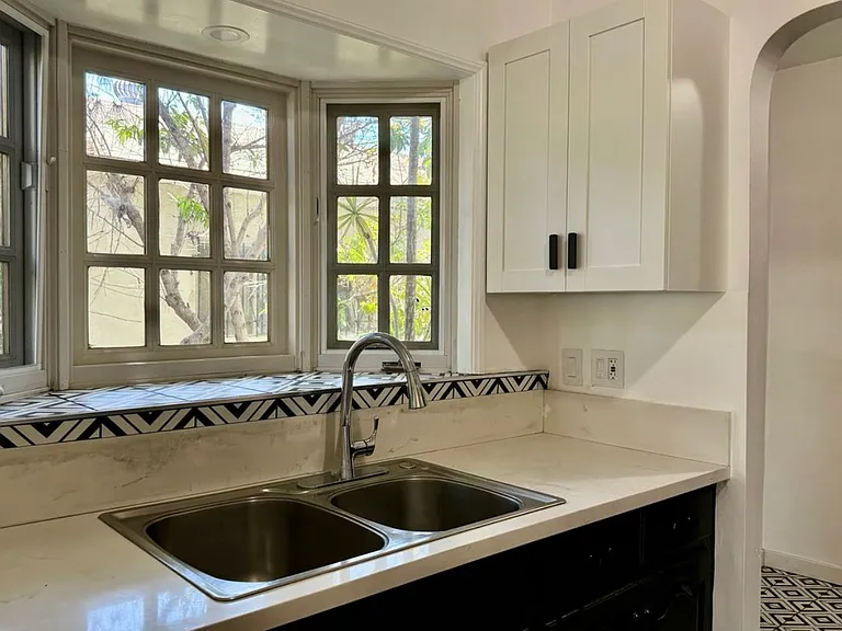 2927 S West View St #1 — Photo 13