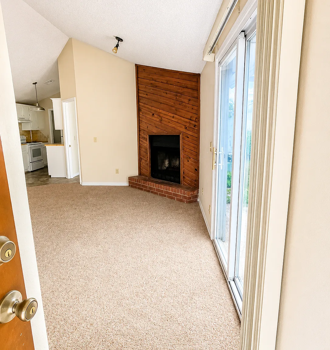 2 bed, 944 sqft, $1,000 — Photo 3