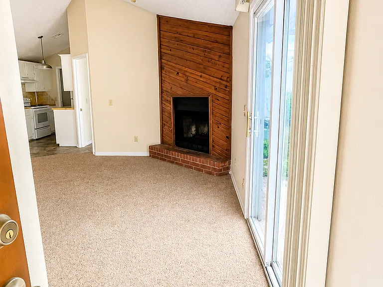 1906 Christie Dr — Photo 3