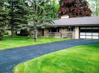 N79W15763 Charles Ct, Menomonee Falls, WI 53051