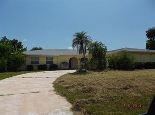 111 Sinclair St SE, Pt Charlotte, FL 33952