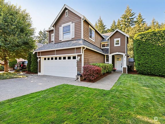 2nd image of 3432 Laurelwood Circle NE