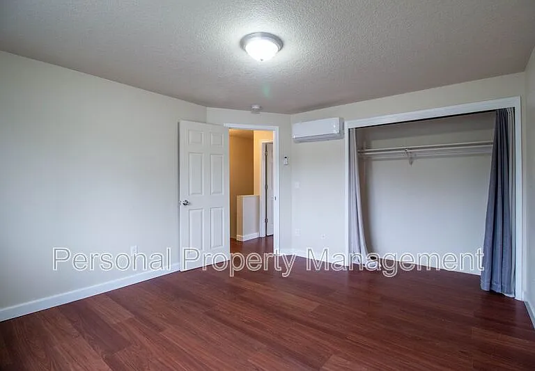 1327 Z St #B — Photo 7