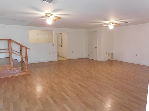 5th image of 206 W Orleans St