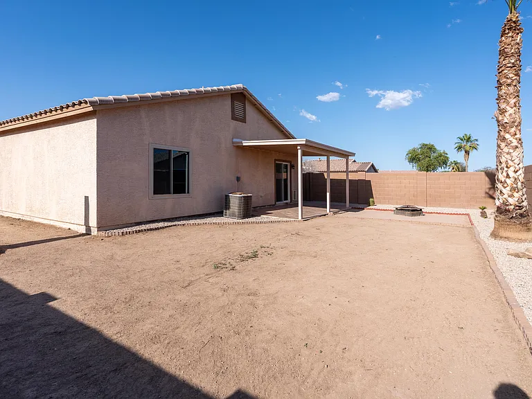 16247 W Monroe St — Photo 19