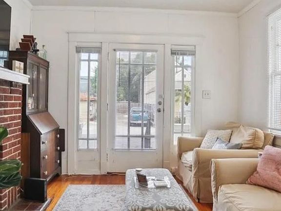 2nd image of 613 Bellecastle St #615