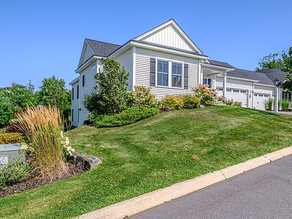 5th image of 48 Maxwell Woods Drive #3