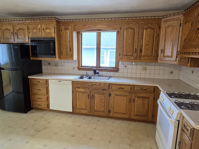 40 Englewood Ave #2 — Photo 3