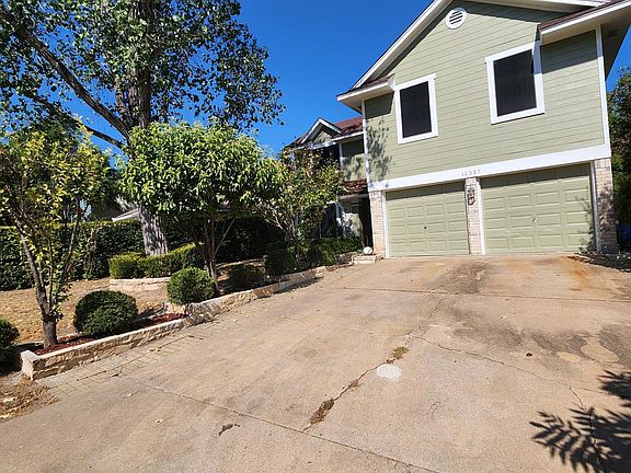 3rd image of 12337 Yarmont Way