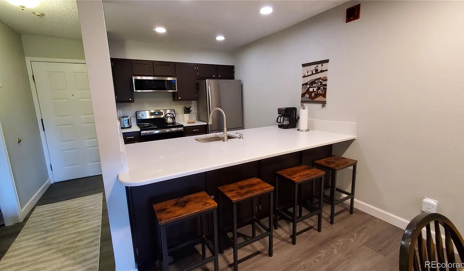 Grandview Condos — Photo 2