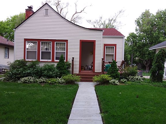 3rd image of 917 Elmwood Ave